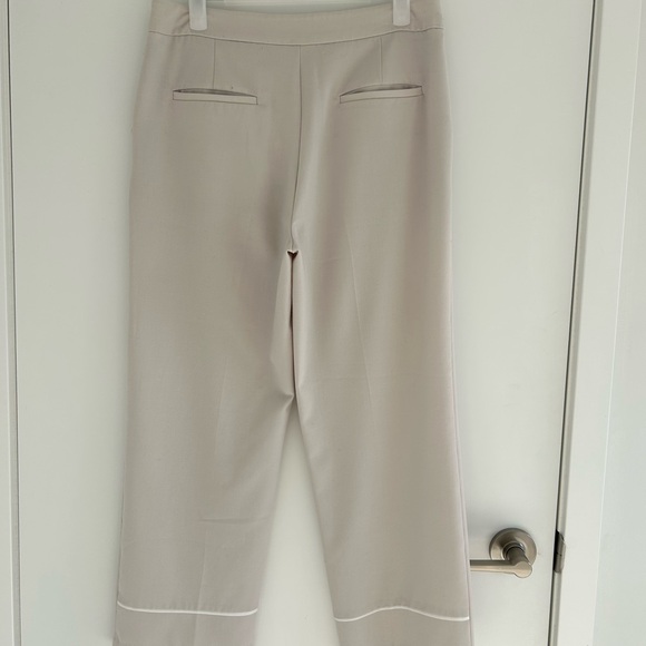 F21 white dress shorts, size M - Picture 7 of 7